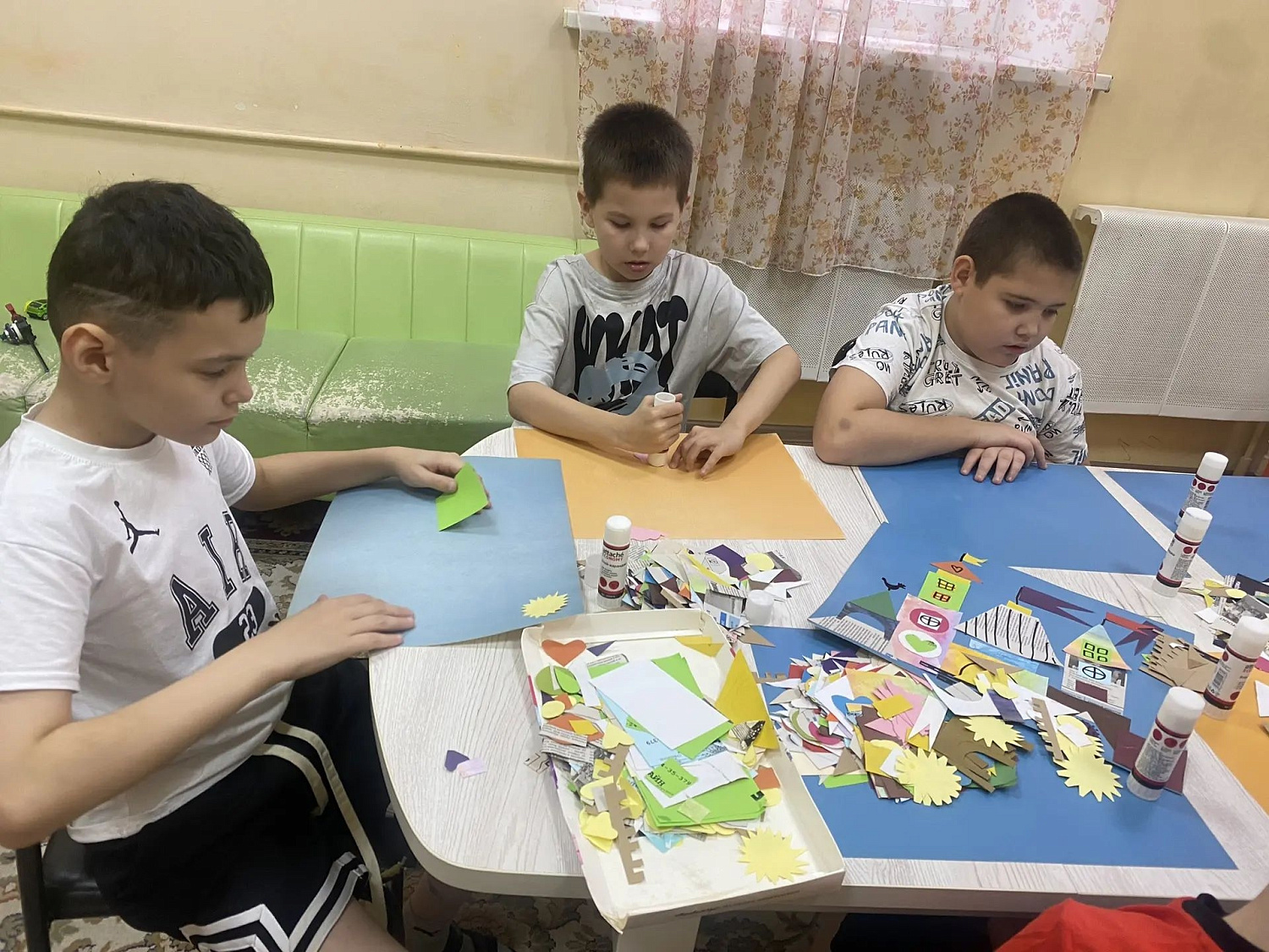 Создаём коллаж «Волшебный город»